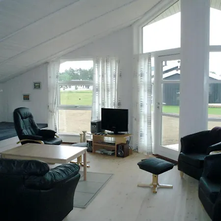 Only 400 Meters From The Water Spodsbjerg
